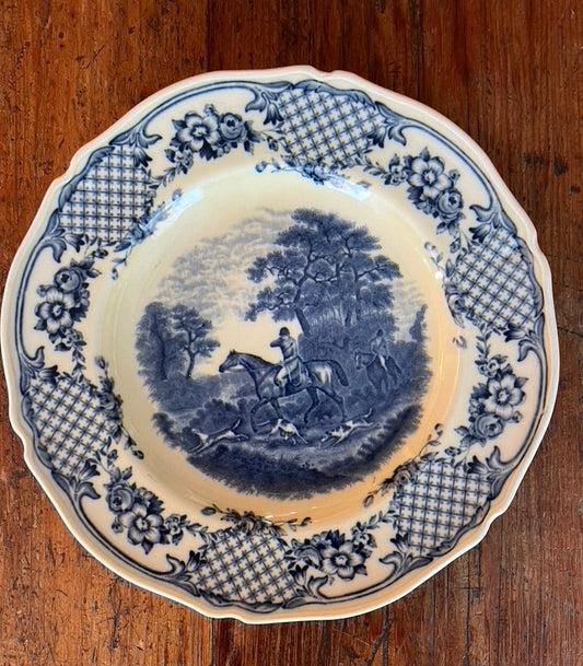 Royal Venton Ware, Fox Hunting Pattern Round Plate