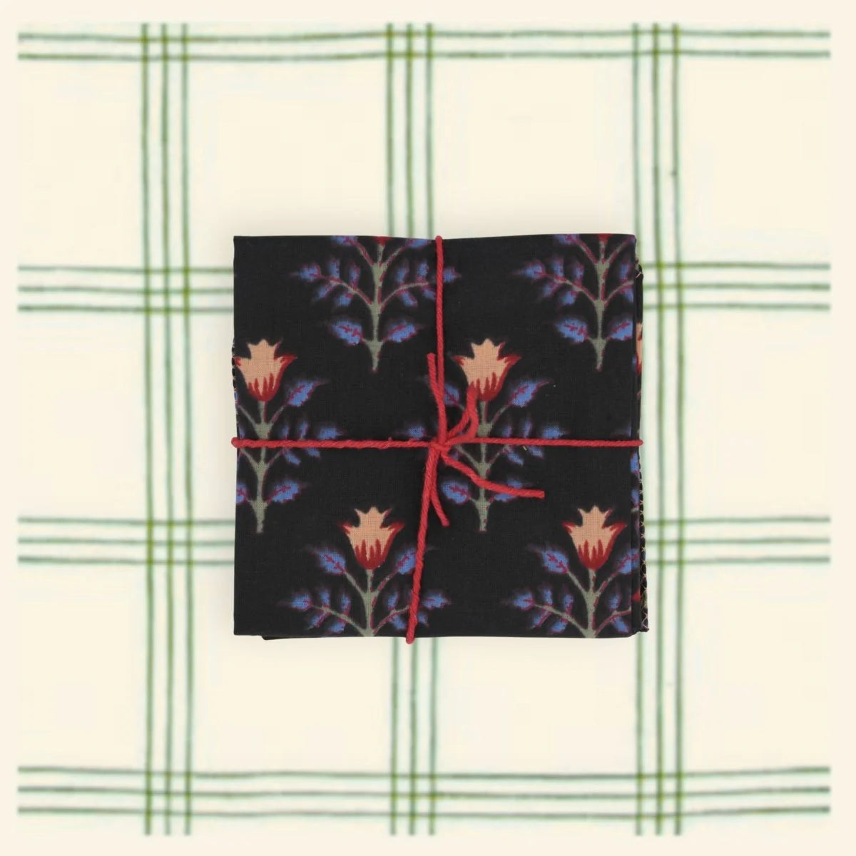 Napkins in Lily Black, Set of 4