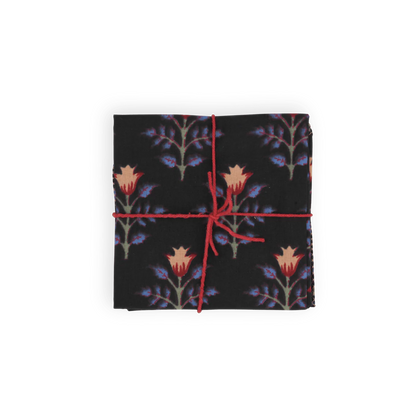 Napkins in Lily Black, Set of 4